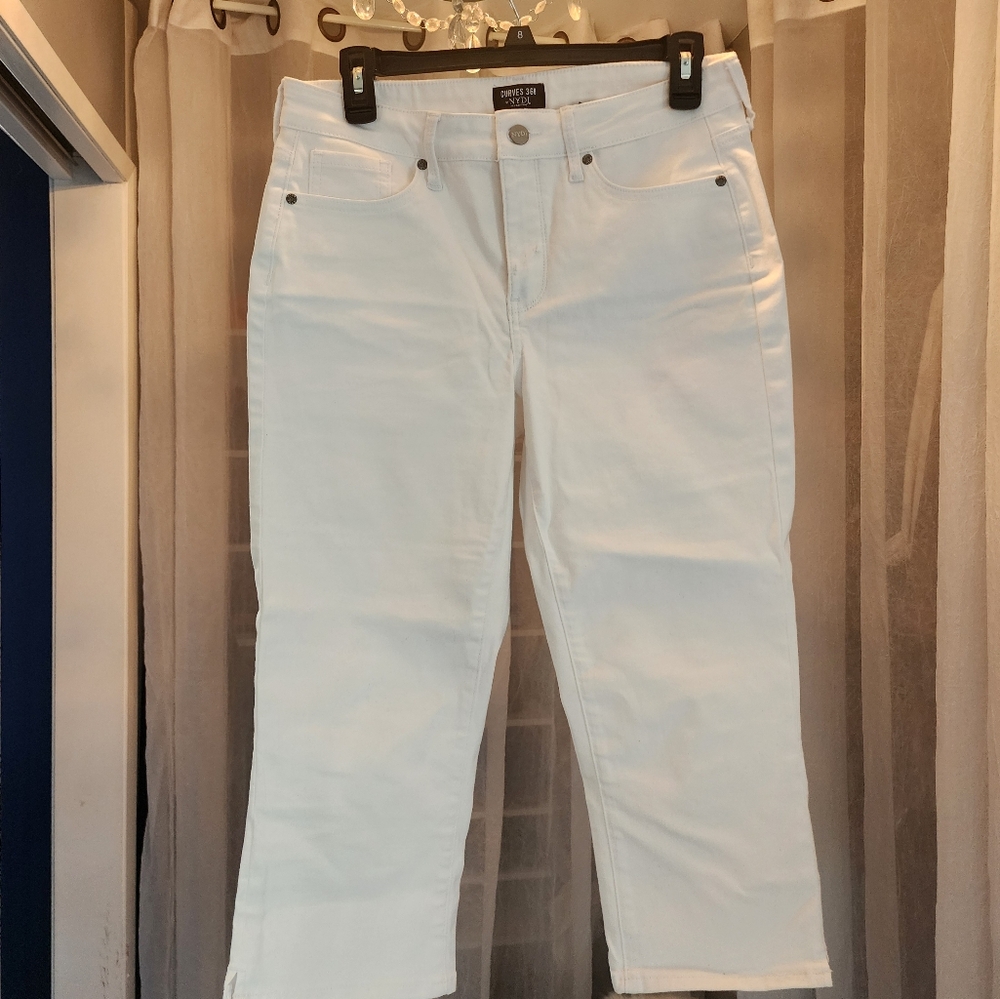 NYDJ White Crop High Waist Capri size 6